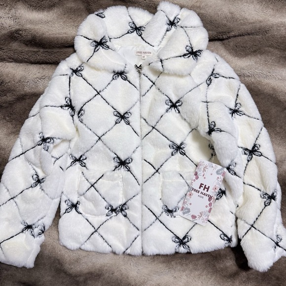 Diamond Plate Other - Free Haven Kids Ivory Faux Fur Bow Diamond Quilted Zip Jacket